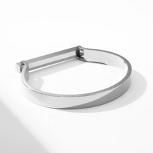 Load image into Gallery viewer, HalfWay Bracelet (waterproof and non-tarnish)