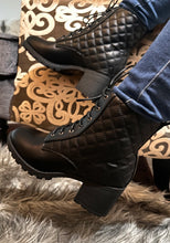 Load image into Gallery viewer, Lace Up Quilted Boots